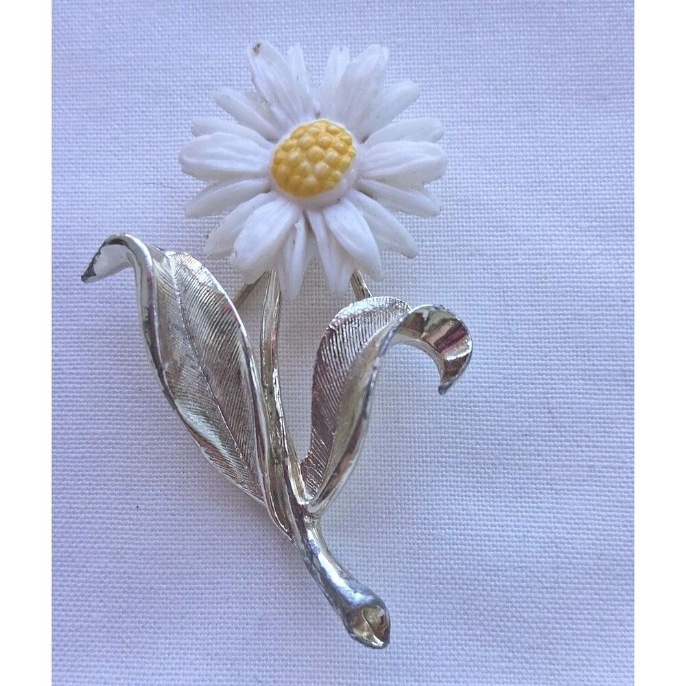 SIGNED Vintage Sarah Coventry Daisy Brooch Summer Flower Pin